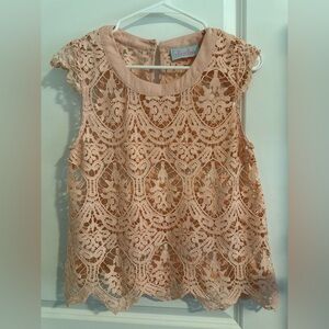 Charlee Peach/Light Pink Lace Sleeveless Top Size M Charleston Shoe Company